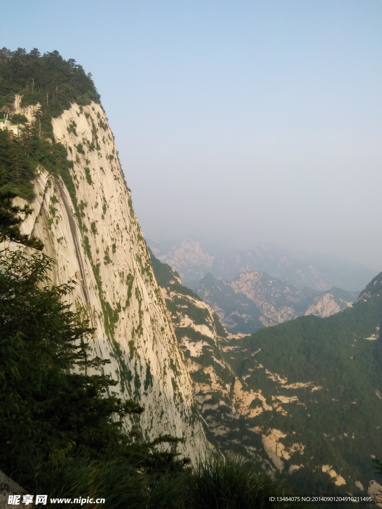 华山绝壁