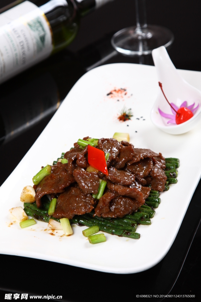 芦笋炒牛肉