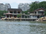 未名湖旁