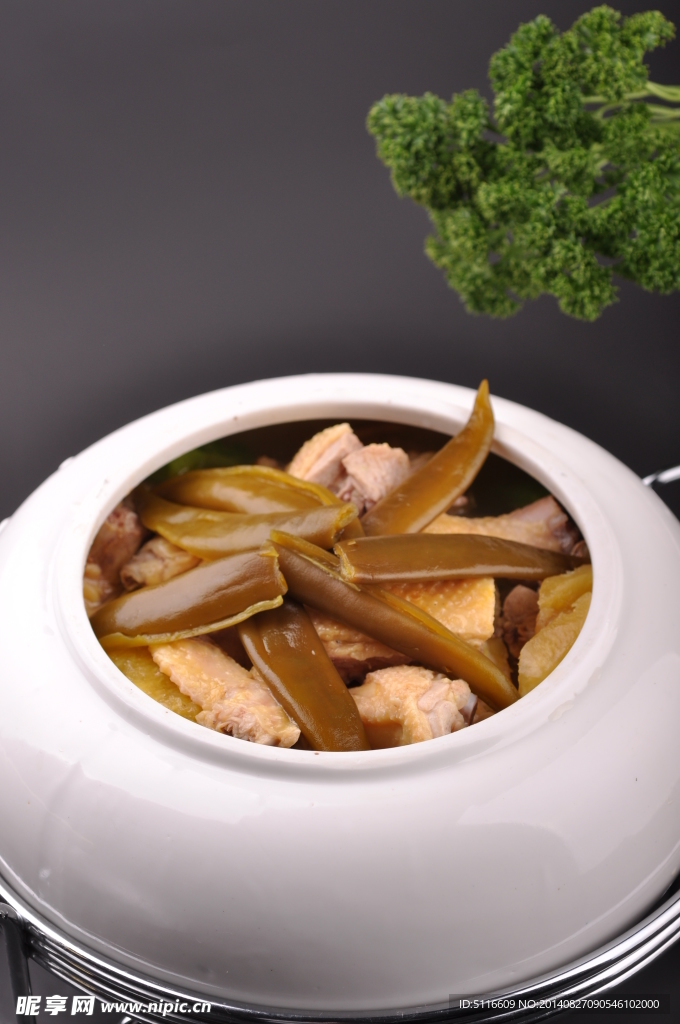 剥皮辣椒鸡汤