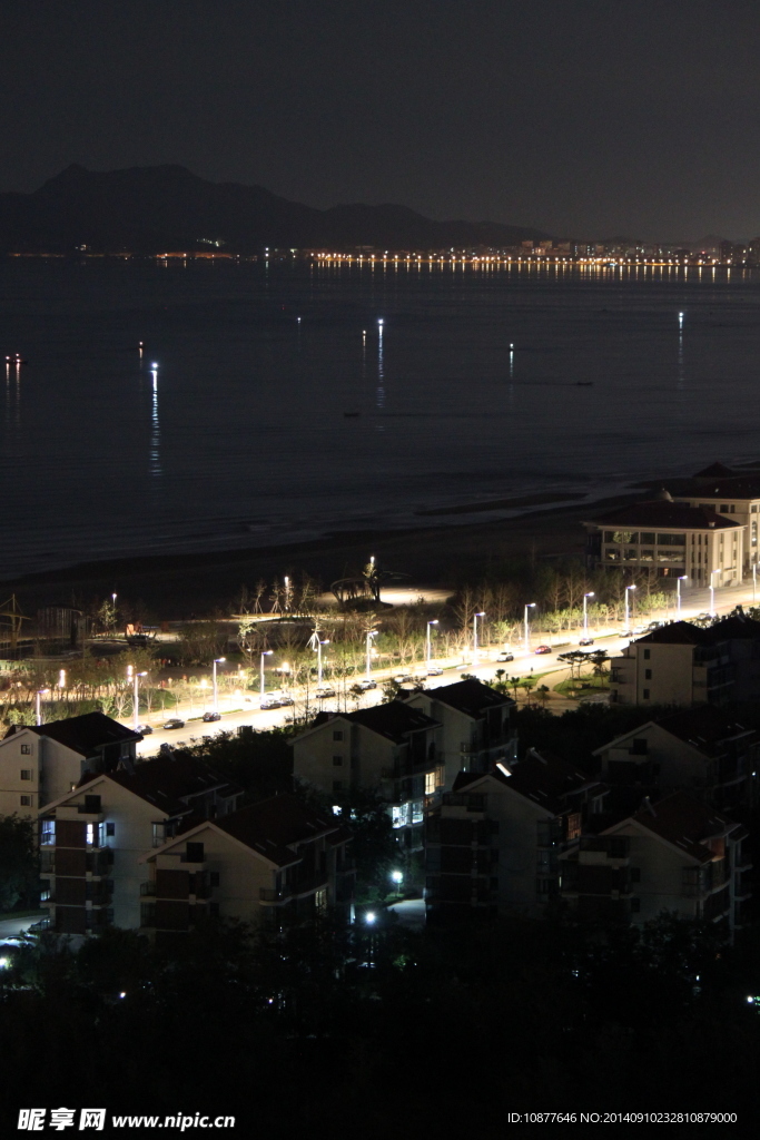 海滨城市夜景
