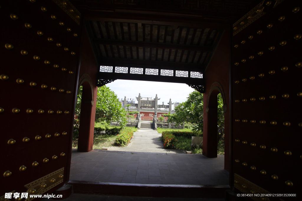 崖城大门