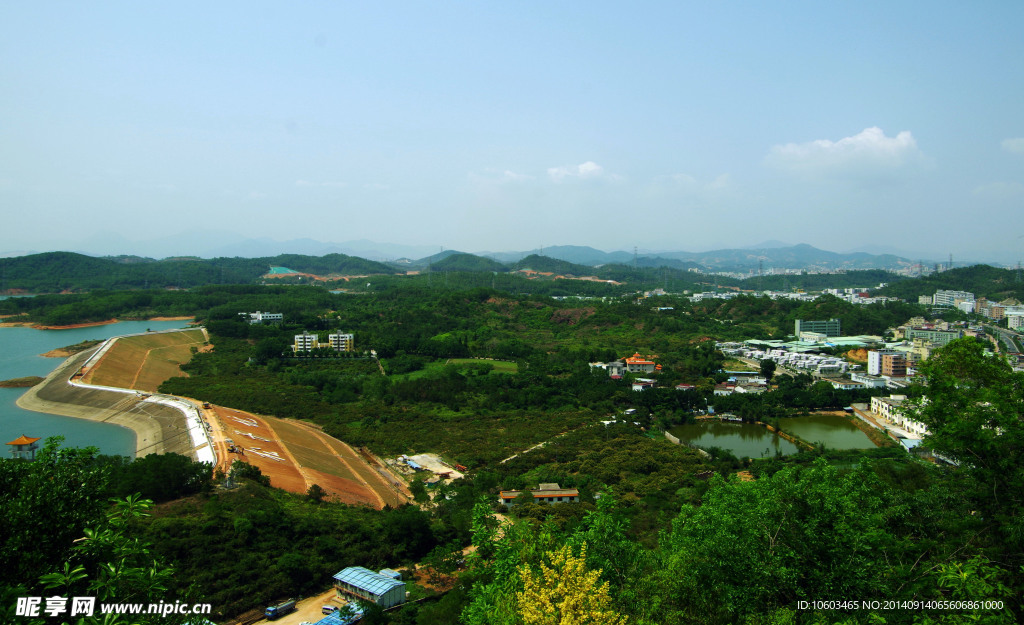 城市山水