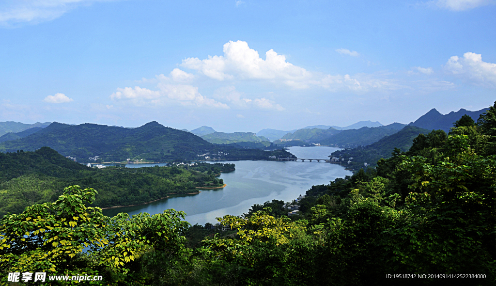 赐福湖甠景