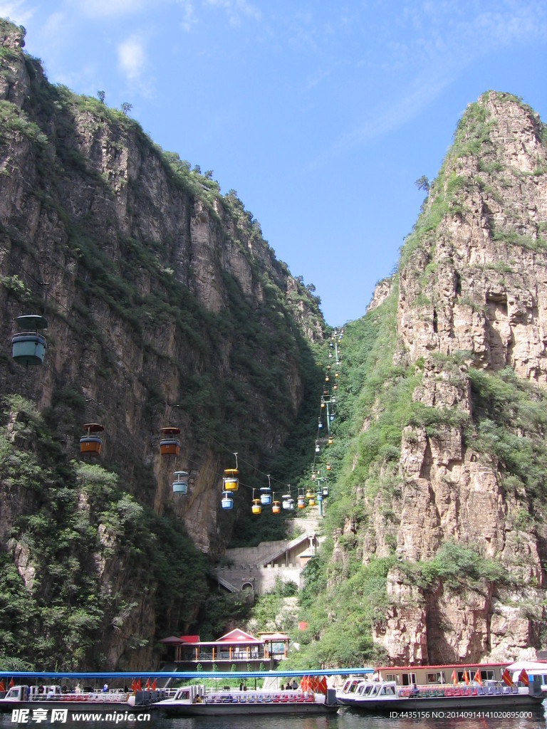 峡谷水上风景