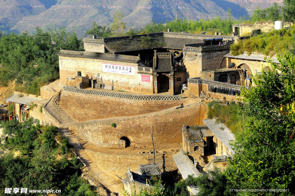 深山旅馆