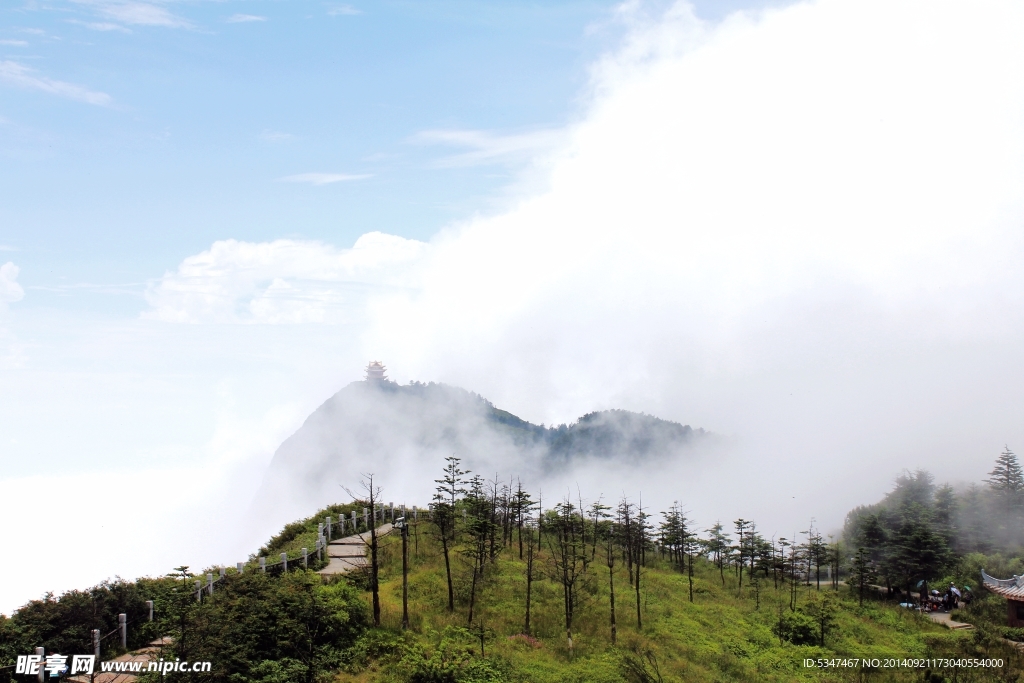 峨眉山金顶  峨眉山