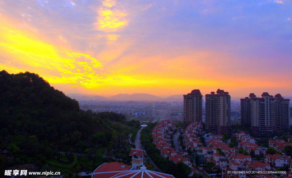 晚霞夕照客天下