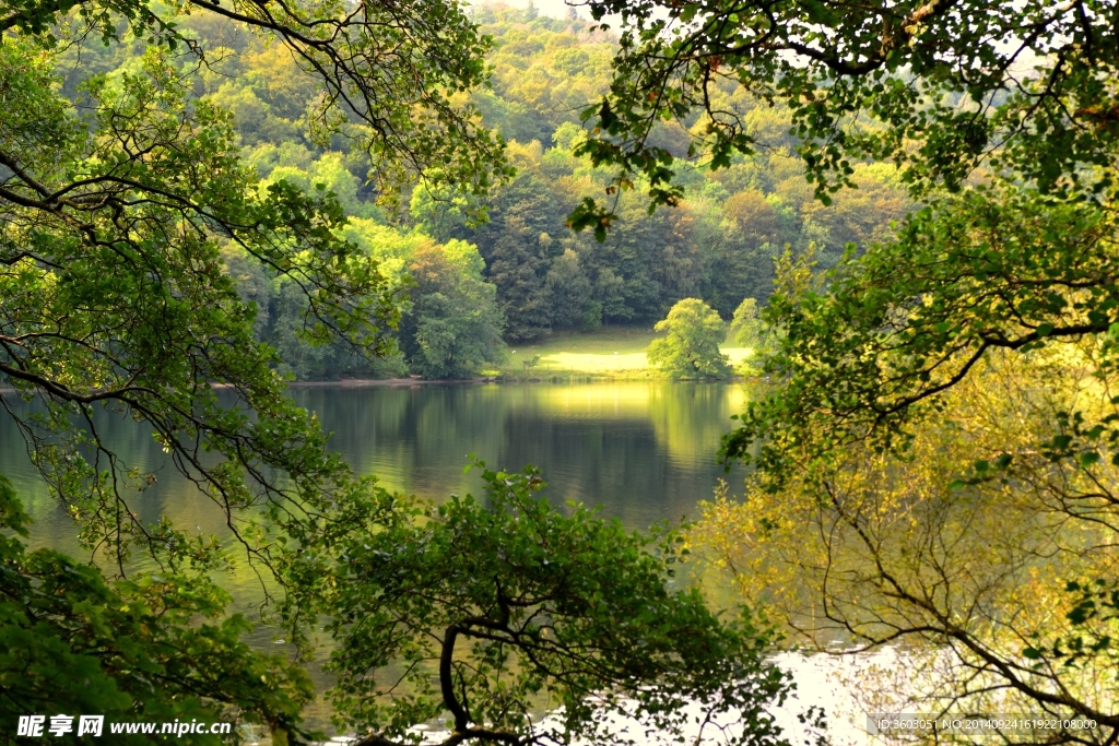 格拉斯米尔湖景