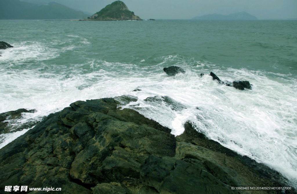 海洋风光 海浪上坡