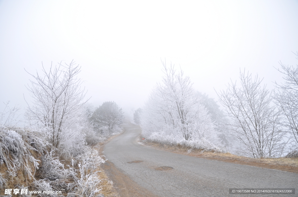 乡村雪景