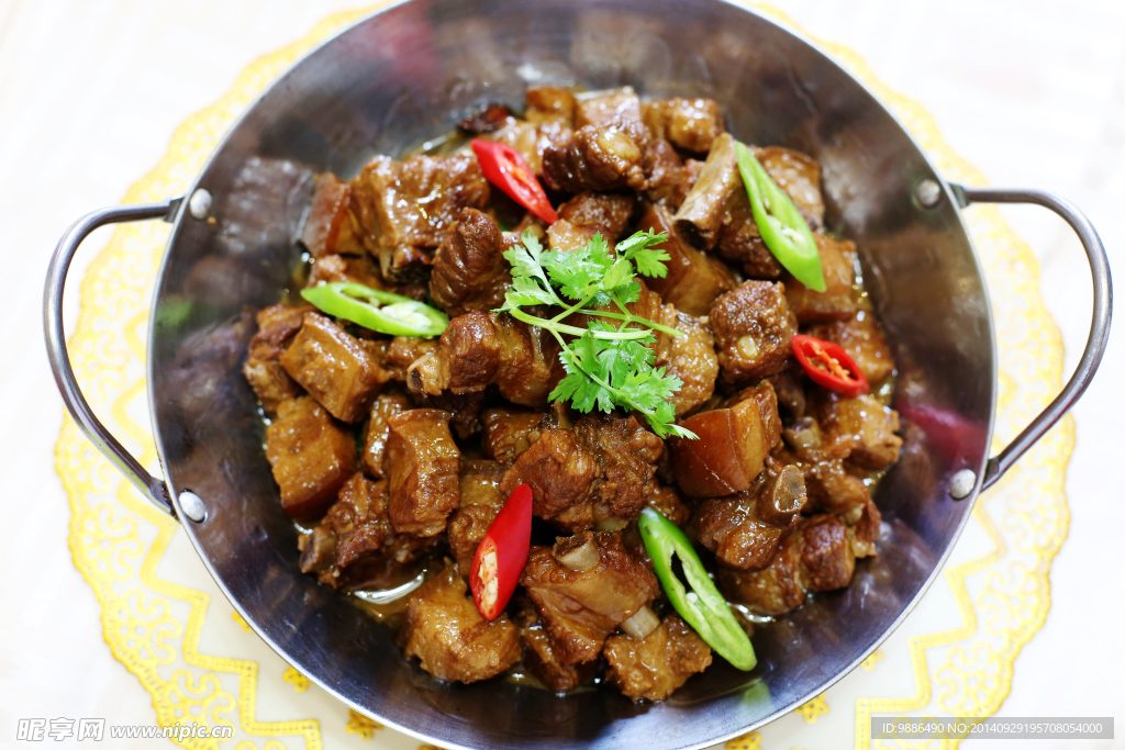 五花肉烧排骨
