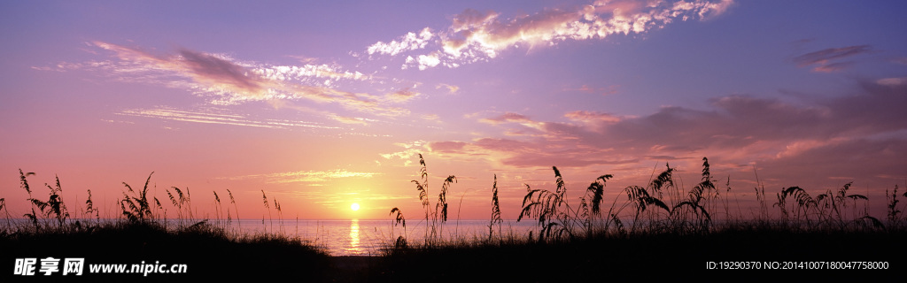 海岸线上的夕阳