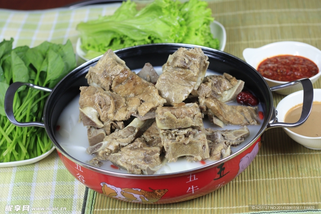 招牌猪脊骨