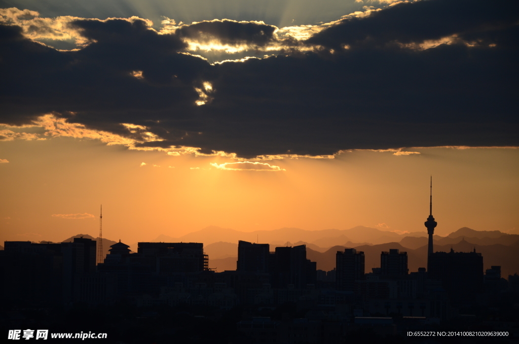 夕阳下的北京