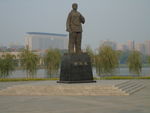 杨三姐塑像