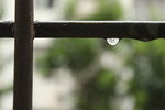 窗户雨水