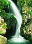 山泉瀑布