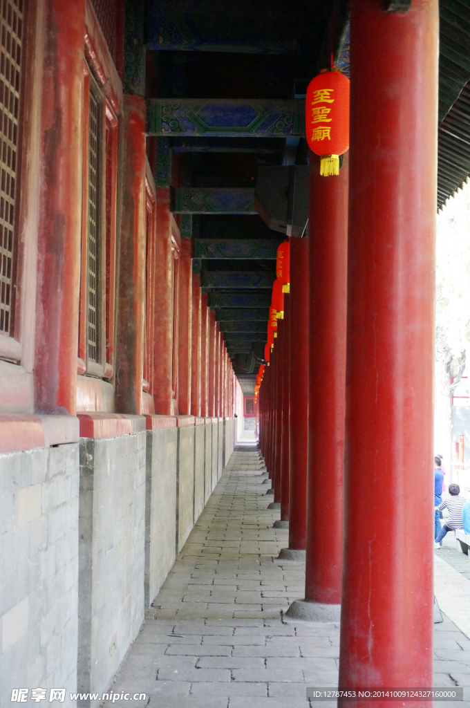 中式建筑外部廊道