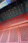 中式建筑红色门窗