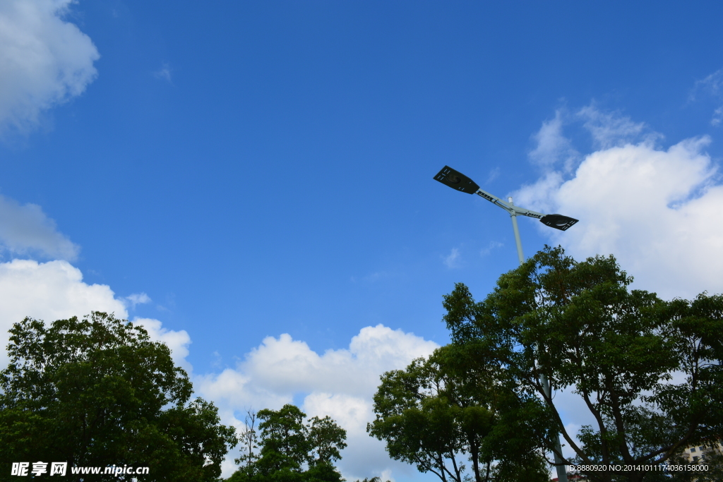 市区湛蓝天空