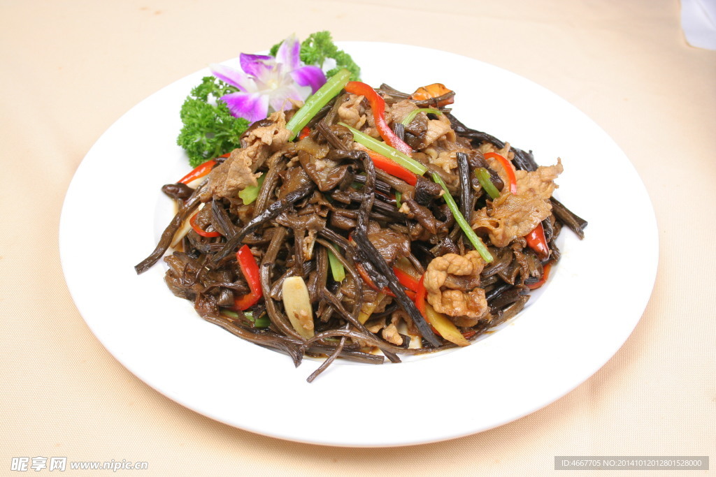 茶树菇爆肥牛