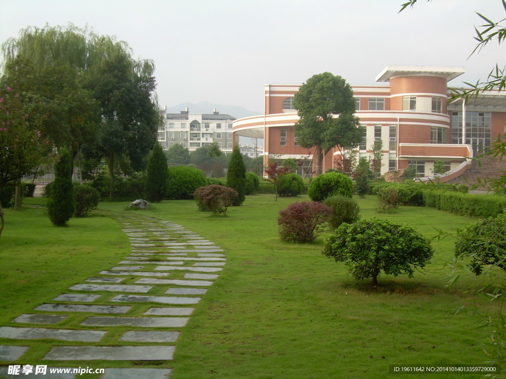 路桥中学体育馆远景