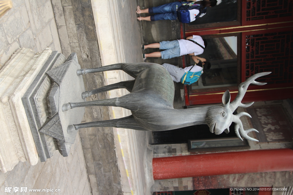 故宫石鹿雕像