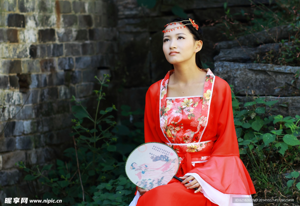 通城县黄袍山古装美女