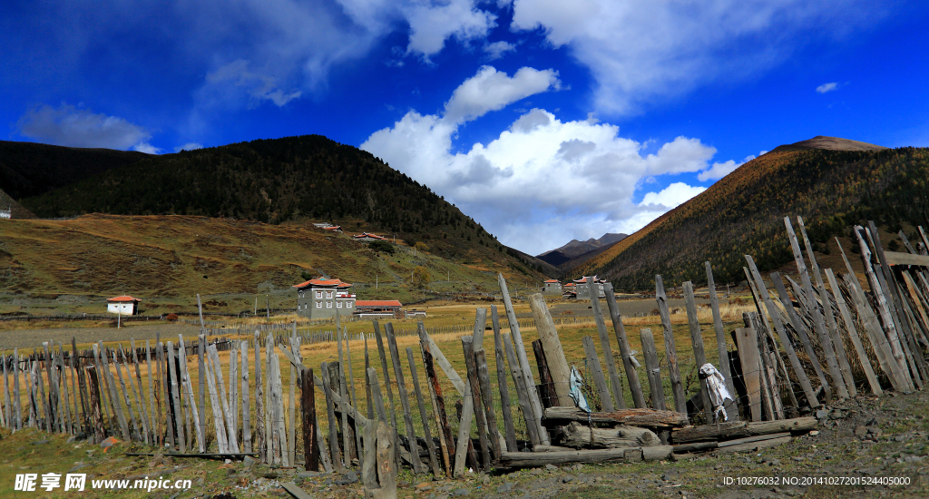 雅哈村寨