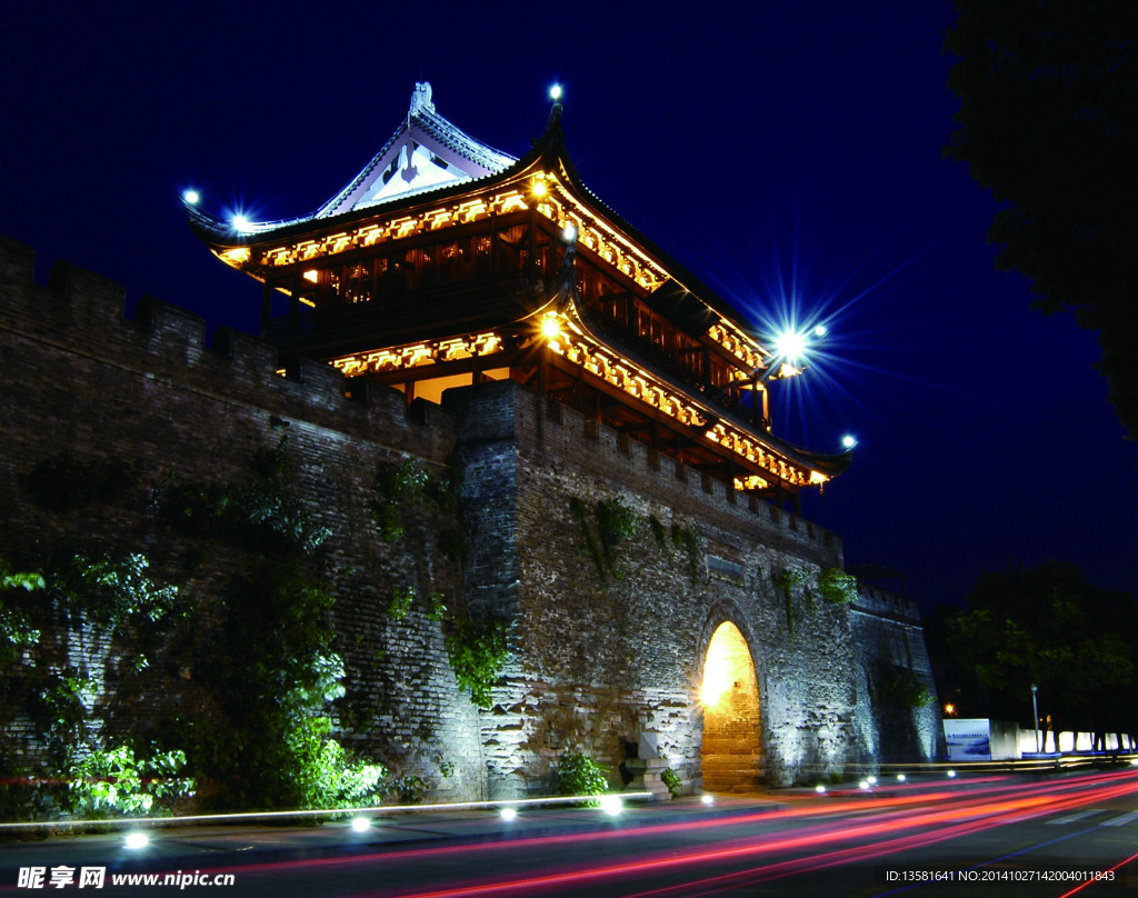 古城夜景