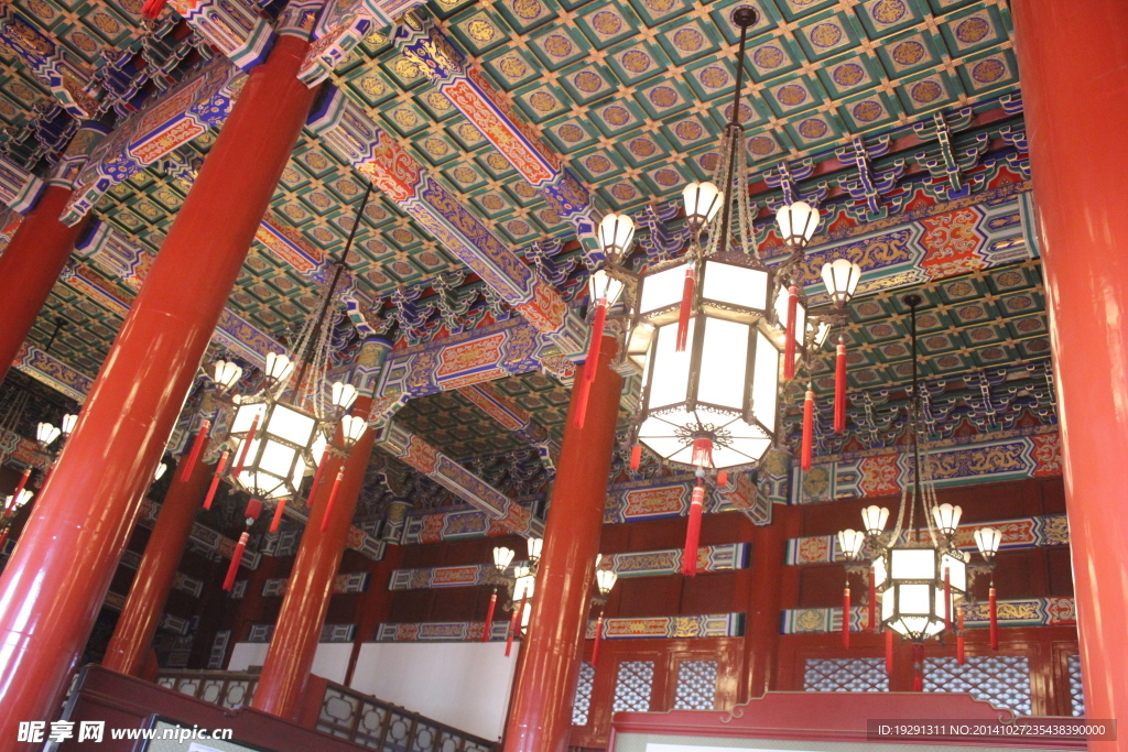 城楼内吊灯