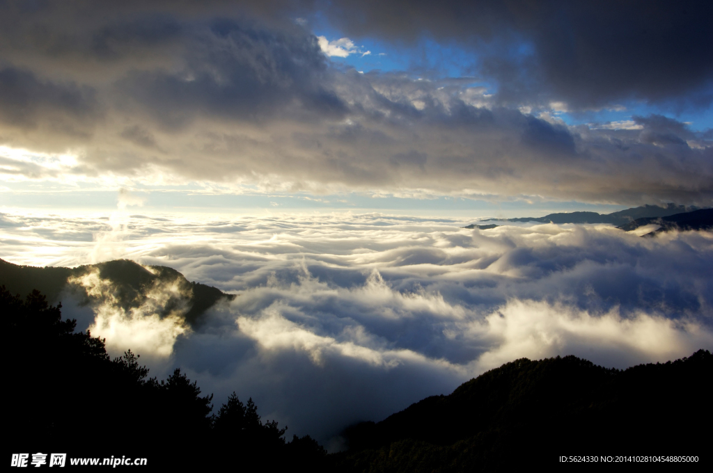 云雾 山峰