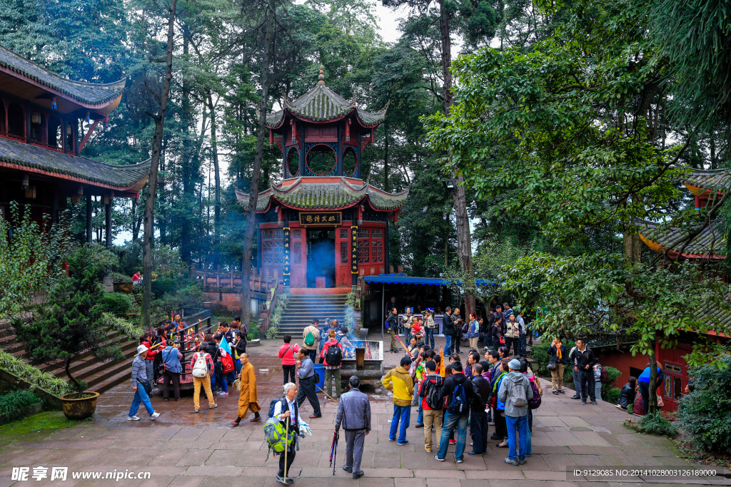 峨眉山万年寺