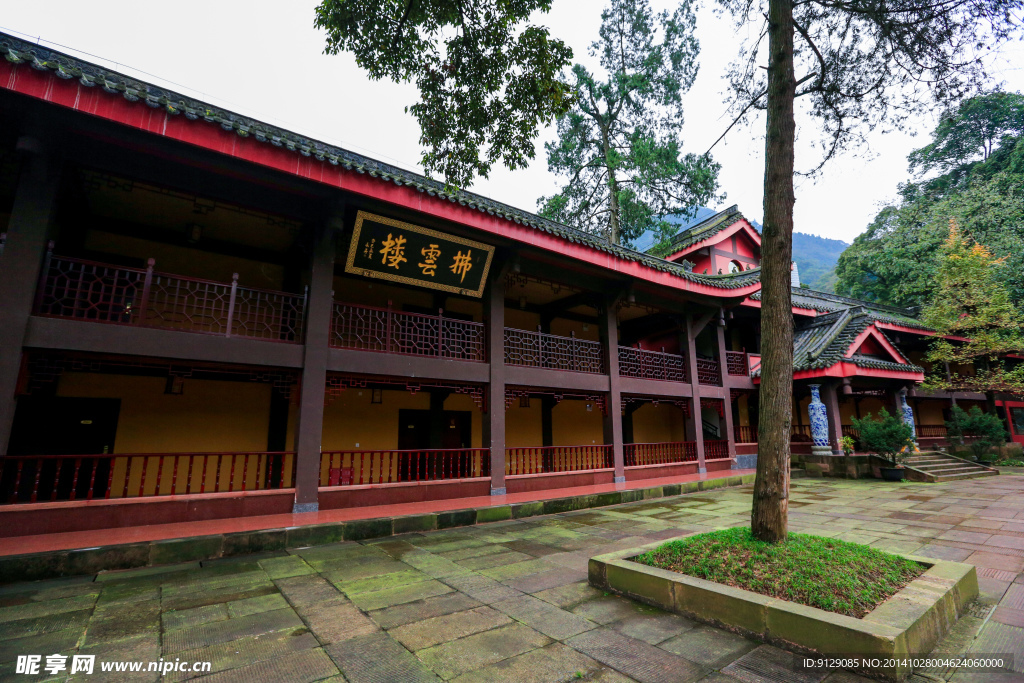 峨眉山万年寺