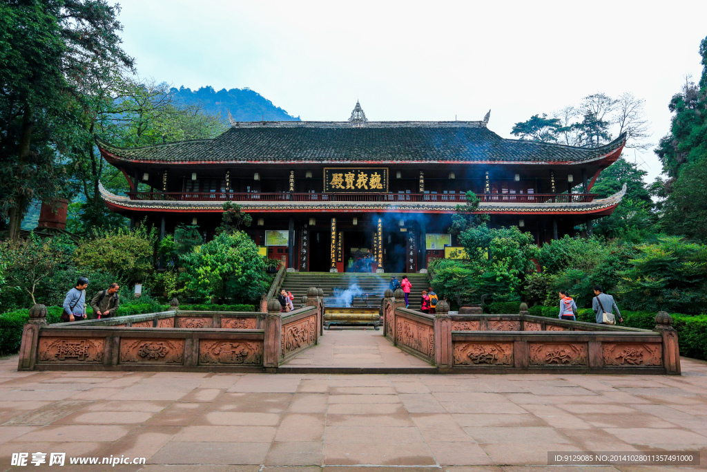 峨眉山万年寺