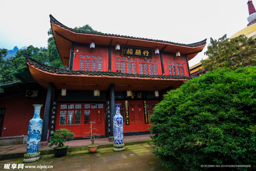 峨眉山万年寺