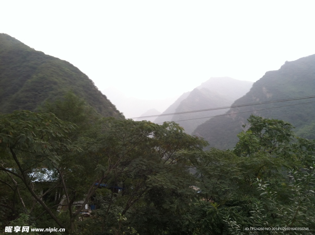 雨中的秦岭