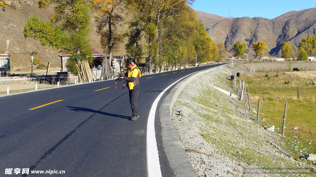 新都桥道路风光