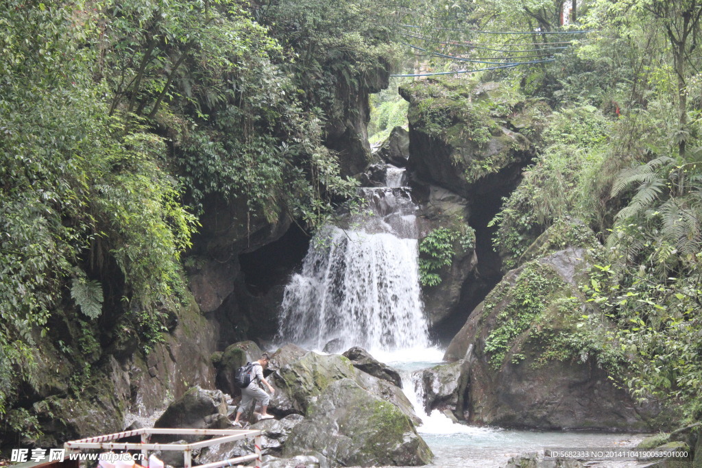 峨嵋山瀑布