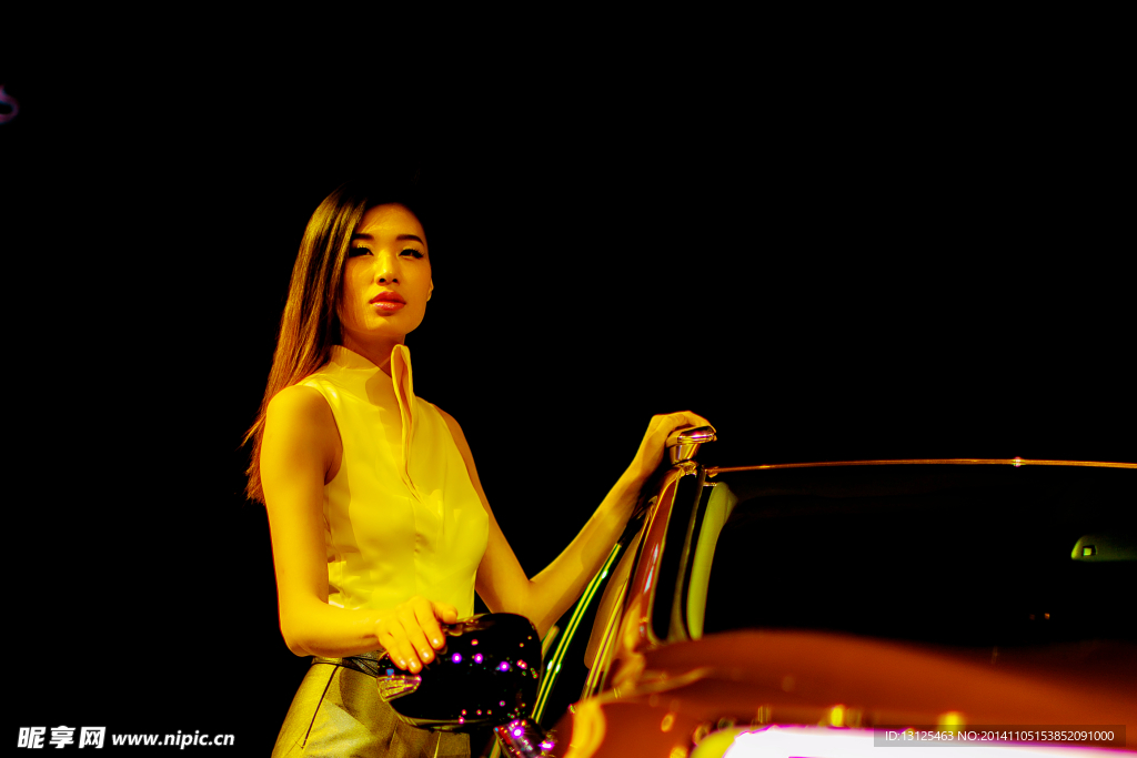 女模
