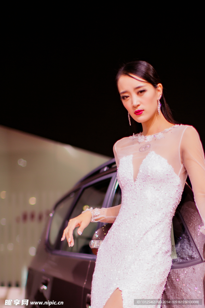 女模