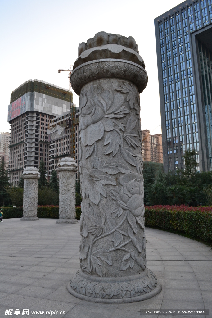 公园石柱