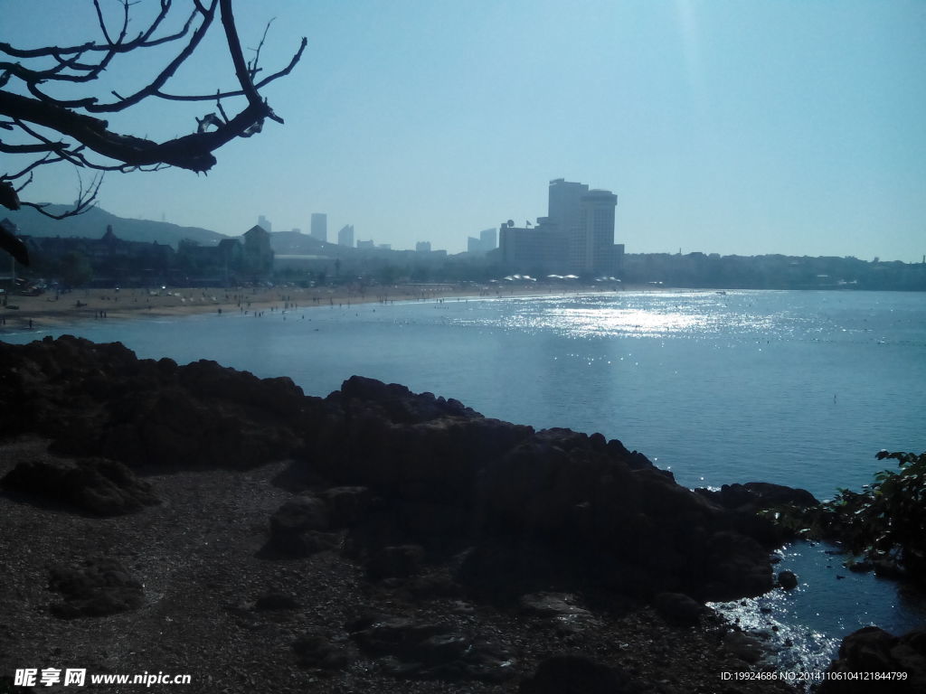 海边礁石