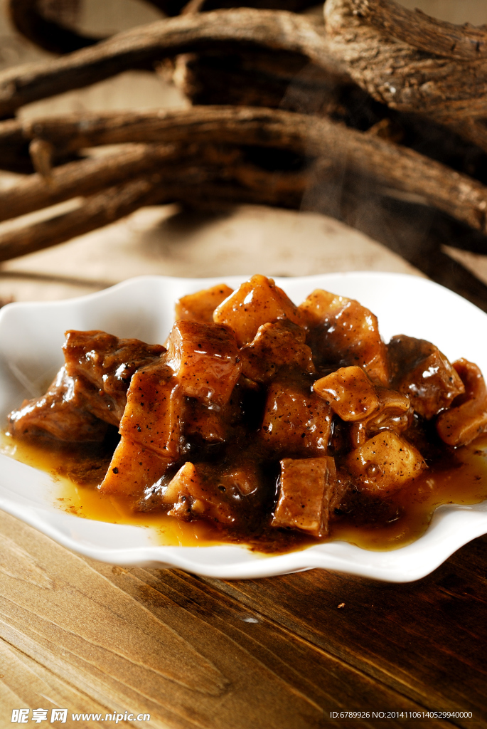 黑胡椒牛腩