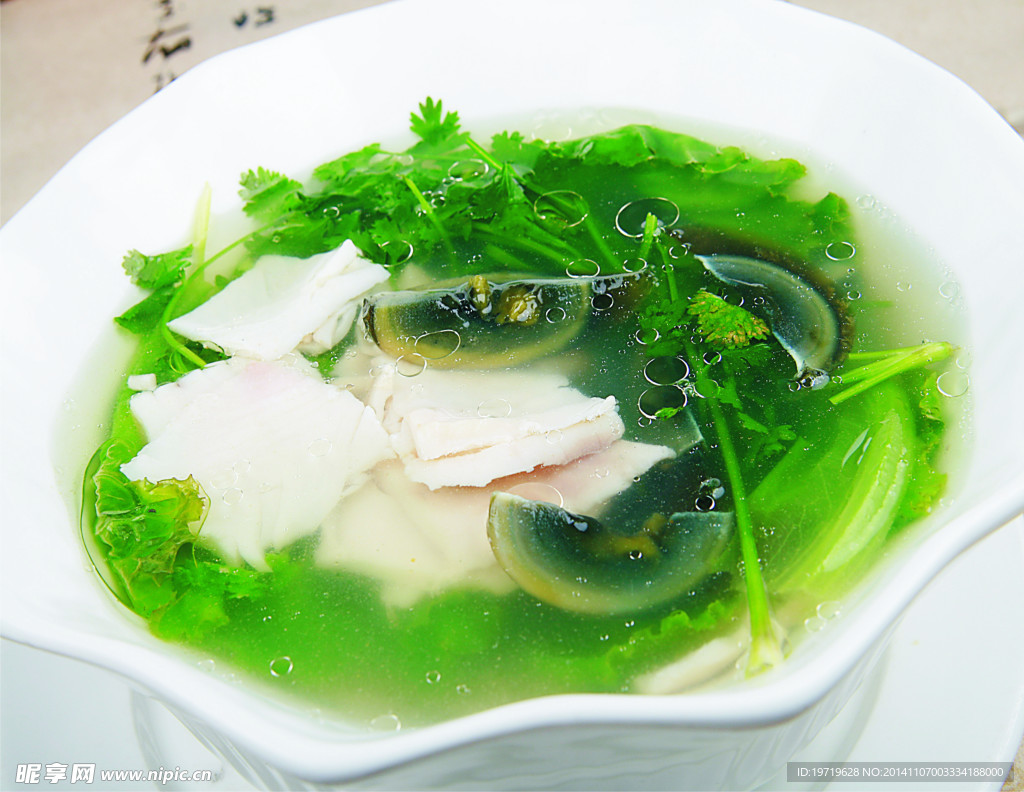 经常的喝财鱼汤有哪些功效，怎么做呢_黑鱼汤做法