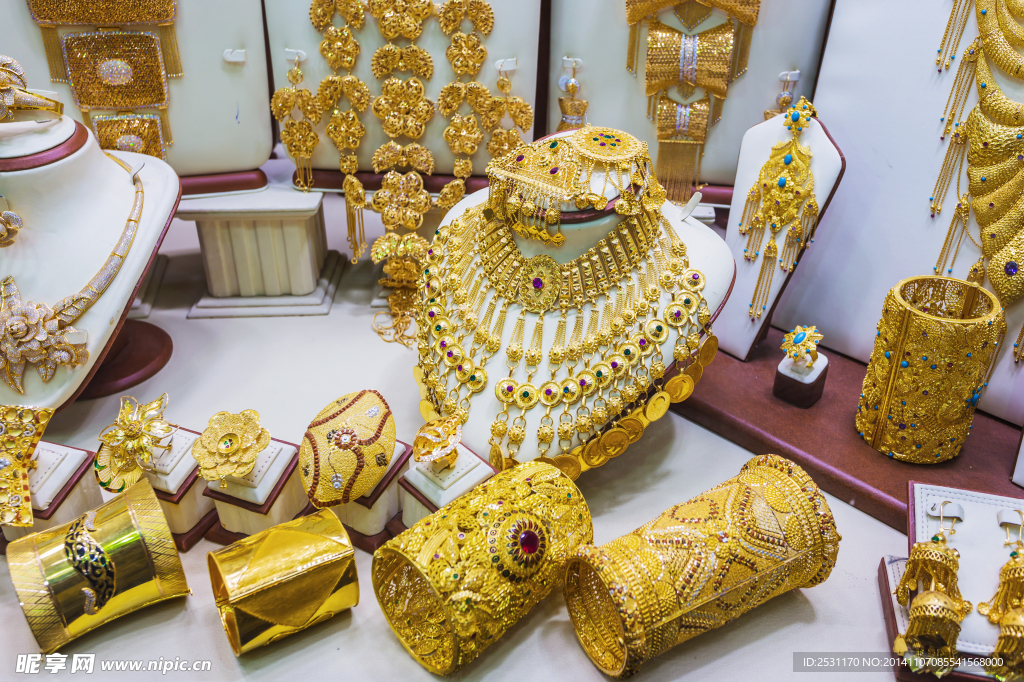 黄金饰品