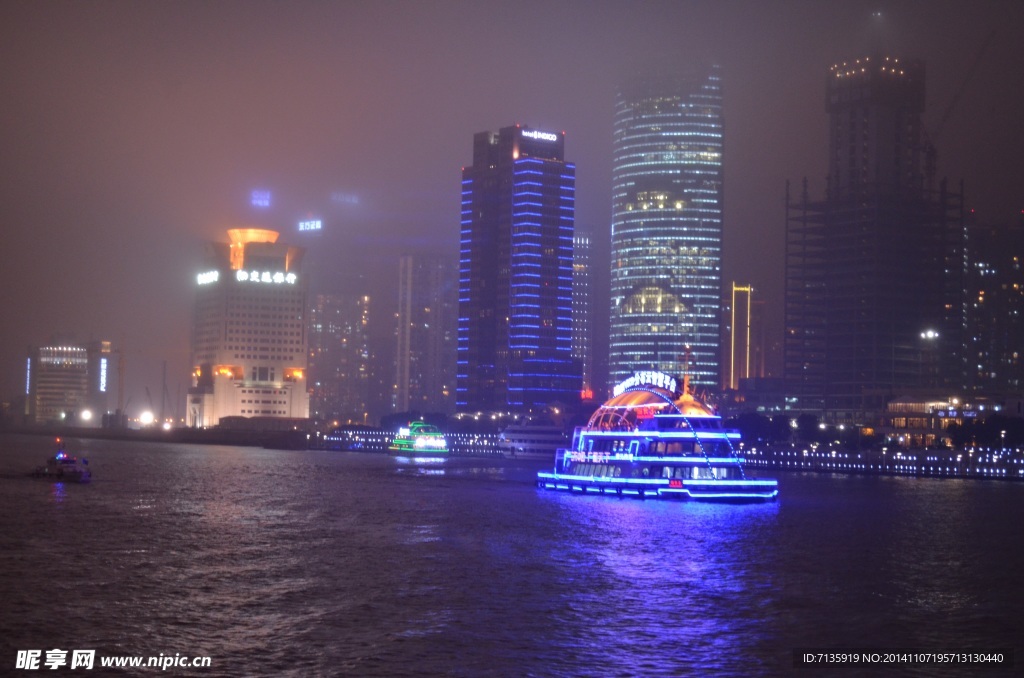 上海外滩夜景游轮