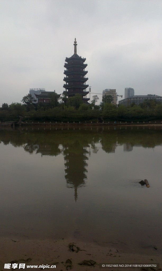 倒影之美