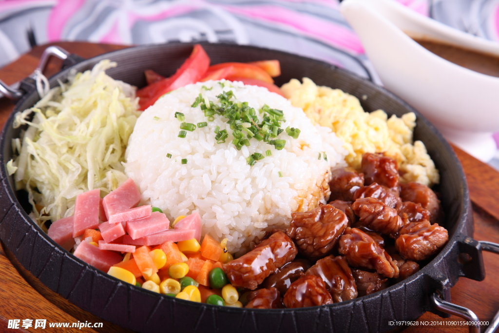 牛排粒铁板饭